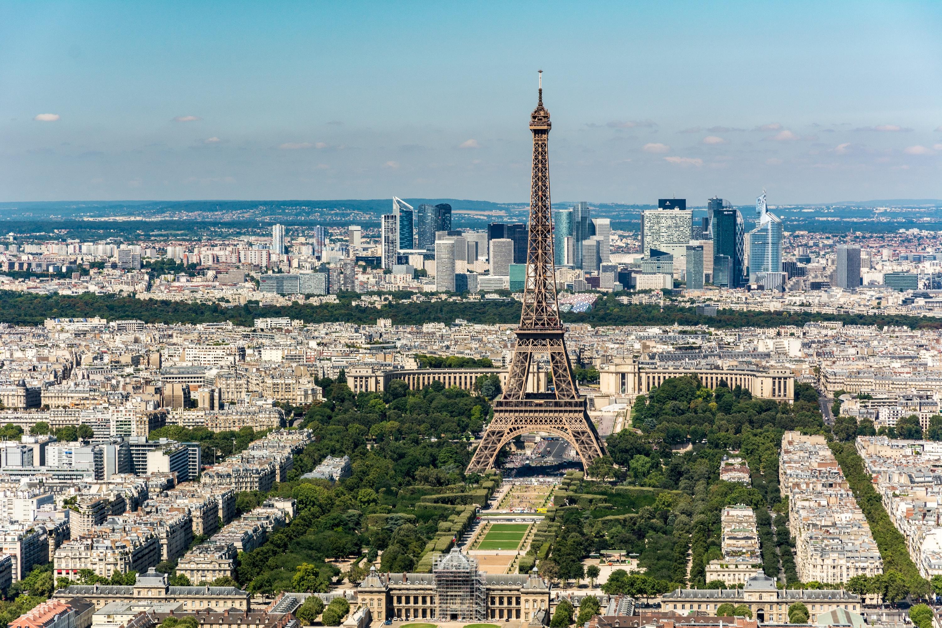 Artistic Escape and Paris Panorama: Discover the Gare Expérimentale and SkyParis from La Belle Ville